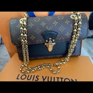 Louis Vuitton Monogram Victoire Chain Shoulder Bag Black